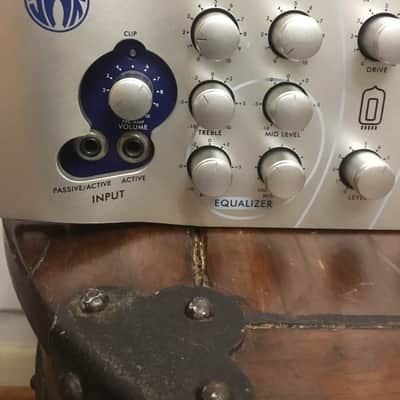 Swr Mo Bass 90s with by pass pedal Platinum/ royal blue excellent image 3