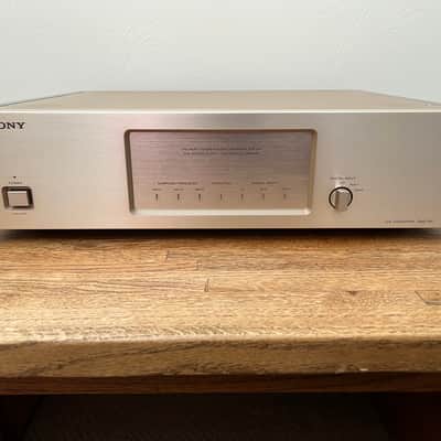 Sony CDP-R1+DAS-R1-Top of the line Cd Player and DA Converter image 12