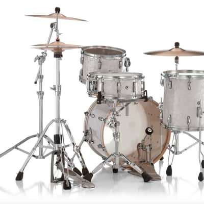 Pearl Professional Series 3 Piece Shell Pack - 20" Bass Drum WHITE MARINE PEARL image 6