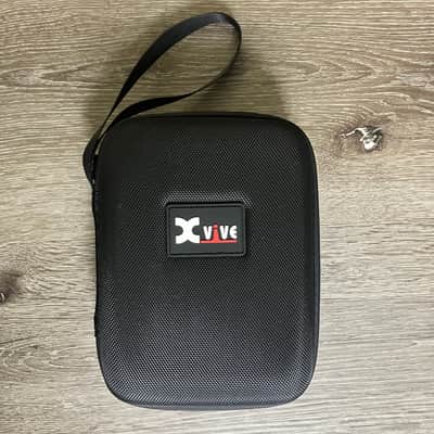 Xvive U8 Wireless Acoustic Guitar Microphone System image 4