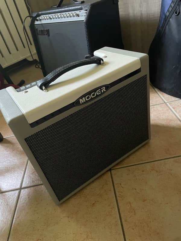 Mooer SD30 30-Watt 1x8" Digital Modeling Guitar Combo 2019 - Present - White image 1