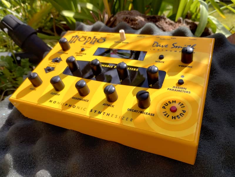 Dave Smith Instruments Mopho Desktop Monophonic Synthesizer 2008 - 2016 - Yellow image 1