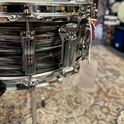 LUDWIG LS401XX1Q-D 14 X 5" CLASSIC MAPLE SNARE DRUM VINTAGE BLACK OYSTER - DEMO image 2