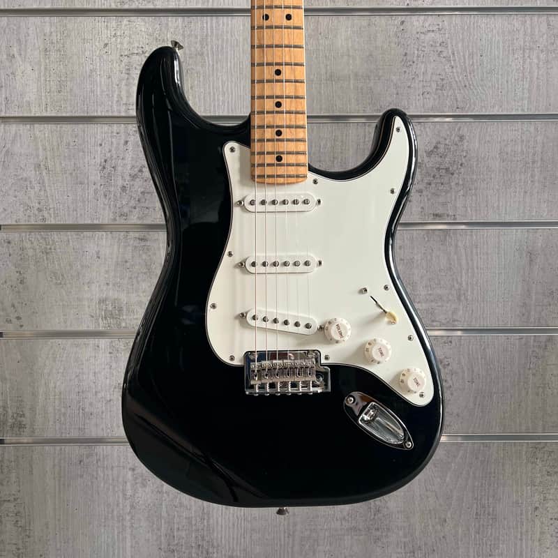 Fender Player Stratocaster with Maple Fretboard - Black image 1