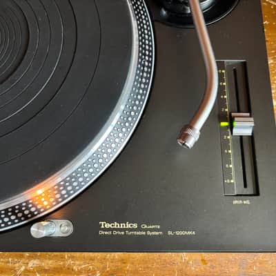 Technics SL-1200MK4 Black color Analog DJ Turntable image 4