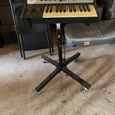 Moog Sub Fatty w stand