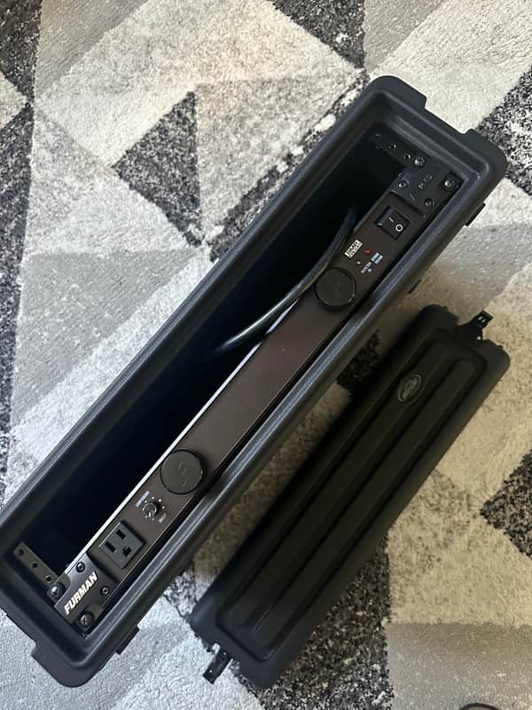 Furman PL-8 C Power Conditioner 2010s - Black image 1