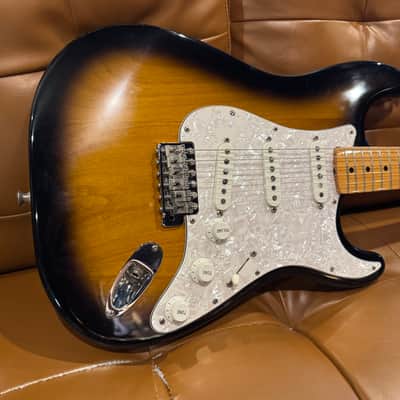 Fender American Vintage '57 Reissue Stratocaster 1989 2-Tone Sunburst image 2