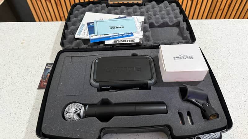 Shure PGX24 / SM58 Wireless Handheld Microphone System w/ SM58 Mic, Case & Manual (Band H6 524–548 MHz) image 1