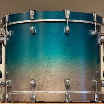 Tama 22" Starclassic Walnut Birch Satin Sapphire Fade 16x22 Bass Drum image 7