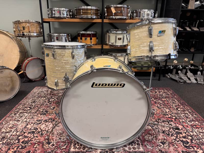 Ludwig No. 980 Super Classic Outfit 9x13 / 16x16 / 14x22" Drum Set (3-Ply) with Pointed Blue/Olive Badges 1969 - 1976 - White Marine Pearl image 1