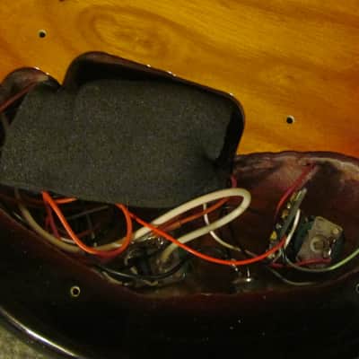 1995 G & L   L- 5500  3 Tone Burst image 8