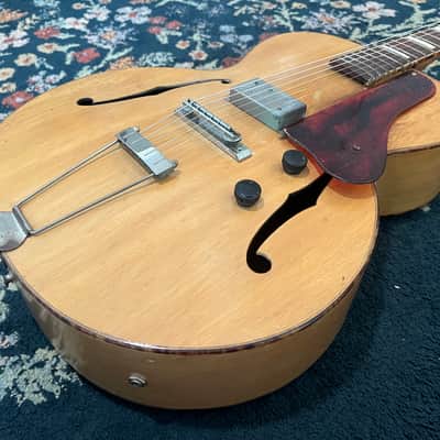 National Princess 672G 1941-1942 - Archtop image 3
