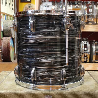 Ludwig Classic Maple Outfit in Black Oyster Pearl 14x22 9x13 16x16 image 9