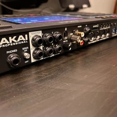 Akai MPC Live II Standalone Sampler / Sequencer + Upgraded 450 GB Internal SSD image 4