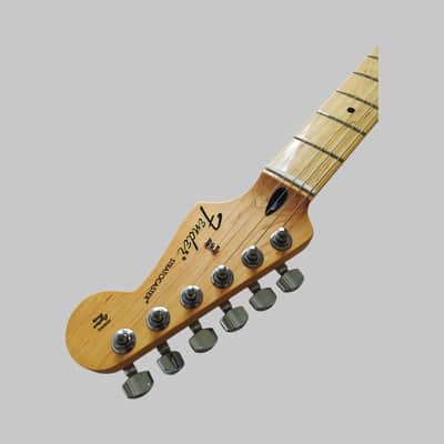 Fender Standard Stratocaster Plus Top with Maple Fretboard - 2015 - Cherry Burst image 3