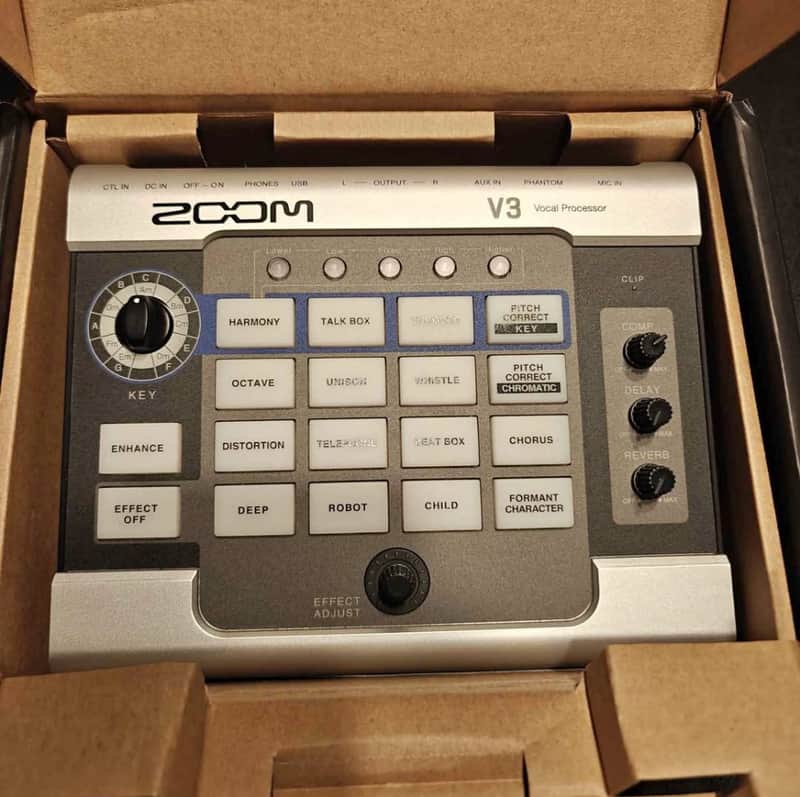 Zoom V3 Vocal Processor 2020 - Present - Silver image 1