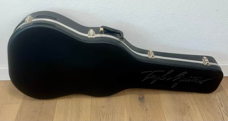 Taylor Deluxe Hardshell Grand Auditorium Smaller Body Guitar Case Molded Black Includes Key ! image 1