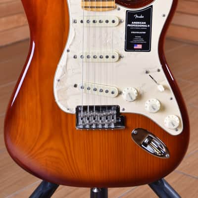 Fender American Professional II Stratocaster Sienna Sunburst image 4