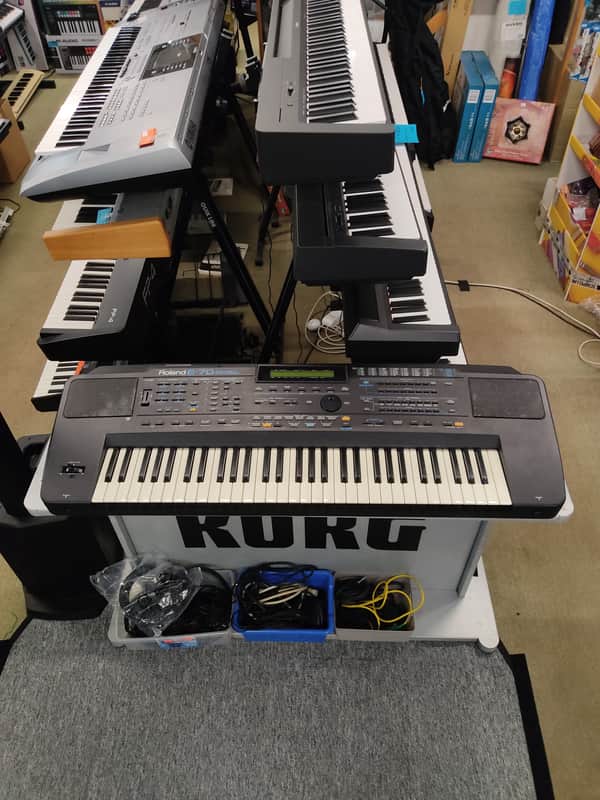 Roland E70 image 1