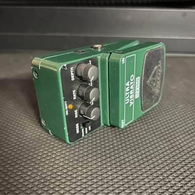 Behringer UV300 Ultra Vibrato Pedal 2010s - Standard image 7