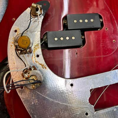 Fender Precision Bass Left-Handed with Maple Fretboard 1970 - 1983 - Ruby Red image 10