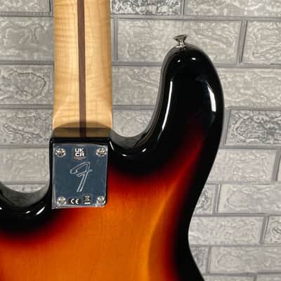 Fender Player Jazz Bass with Maple Fretboard 3-Color Sunburst image 4