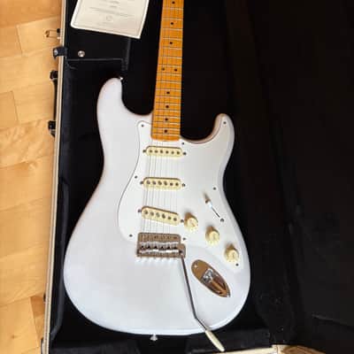 Fender Eric Johnson Stratocaster with Maple Fretboard 2005 - Present - White Blonde image 8