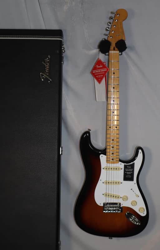 Fender Made in Mexico Vintera 50s Stratocaster Modified Maple Neck 2-Tone Sunburst with case used 2020