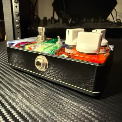 Landgraff Dynamic Overdrive Pedal 1999 - 2015 Signed by Roselyn Landgraff, hand painted Swirl image 11