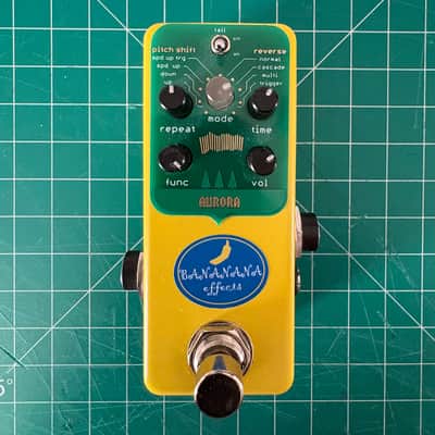 Bananana Effects Aurora Pitch Shifted Delay 2017 - 2018 - Yellow