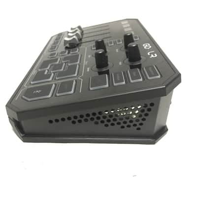 TC Helicon GO XLR 4-channel USB Streaming Mixer with Voice FX and Sampler - DEMO image 4
