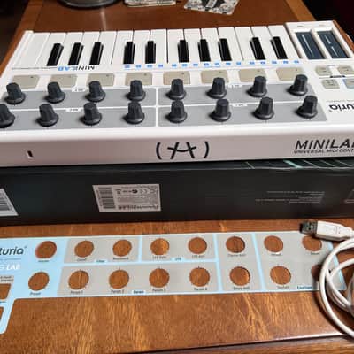 Arturia MiniLab 25-Key MIDI Controller 2014 - 2016 - White imagen 3