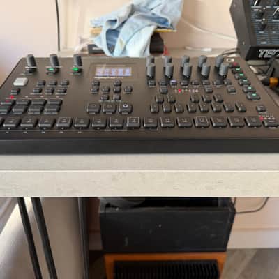 VERY NEW Elektron Analog Four MKII 4-Voice Tabletop Analog Synthesizer 2020 - Present - Black image 2
