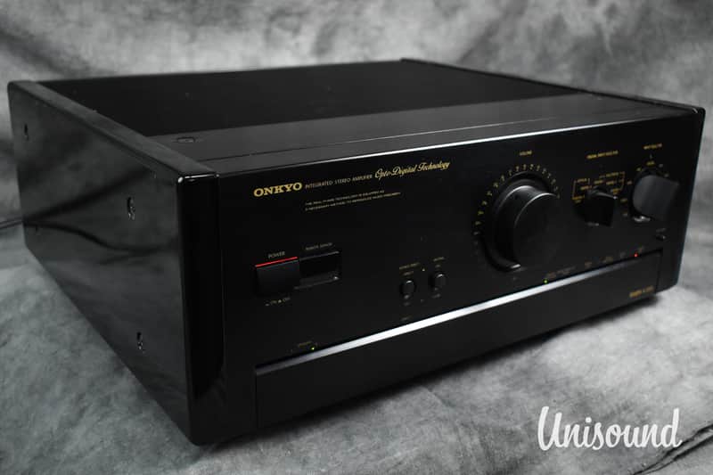 Onkyo A-2001 Stereo Integrated Amplifier in Very Good Condition