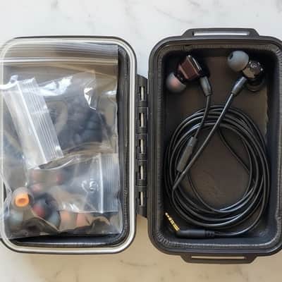 FCS-H3 Triple Driver Hybrid / In-Ear Monitor Earphones  / Black image 8