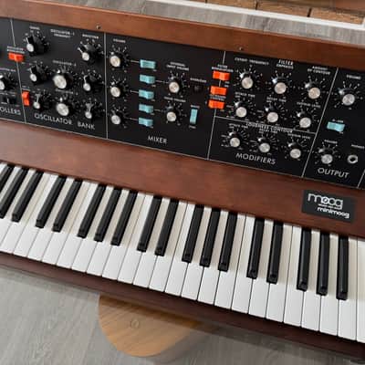 Moog Minimoog Model D Reissue 44-Key Monophonic Synthesizer (2022) 2022 - Present - Black / Wood image 5