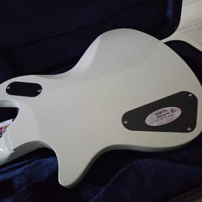 Schecter Tempest Custom 2020 - Present Vintage White image 6