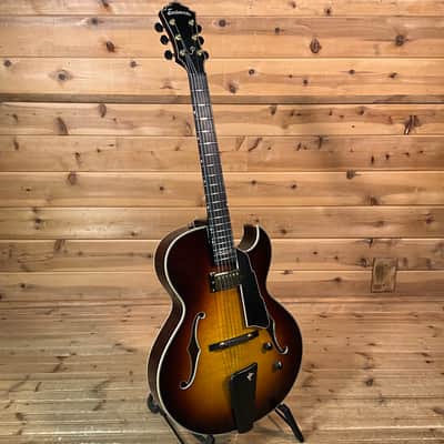 Eastman AR480CE Electric Guitar - Sunburst image 2