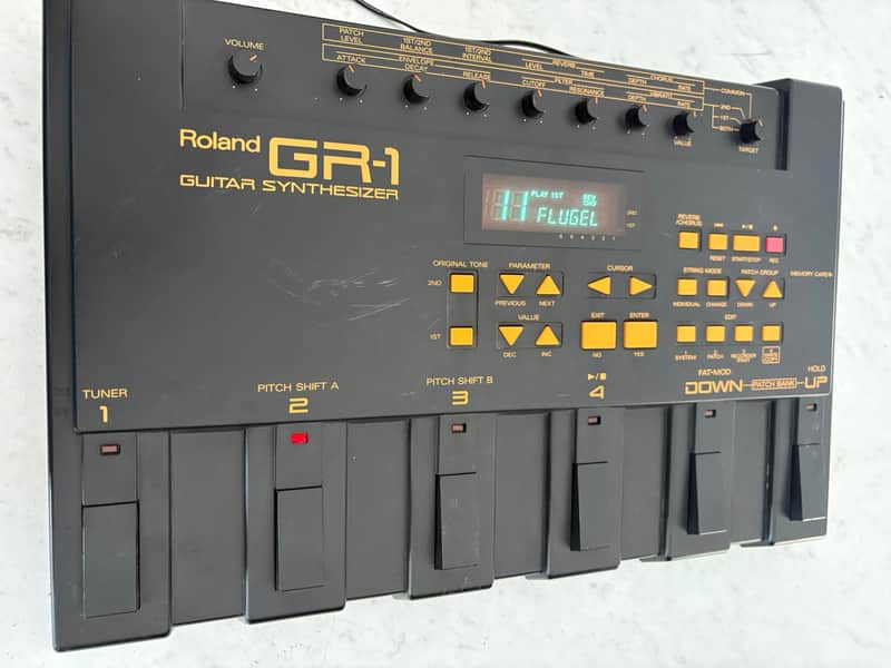 Roland GR-1 Guitar Synthesizer 1992 - 1996 - Black image 1