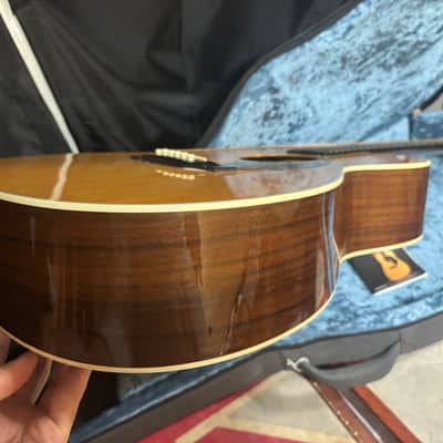 Martin OM-28 Acoustic Guitar w Case image 7