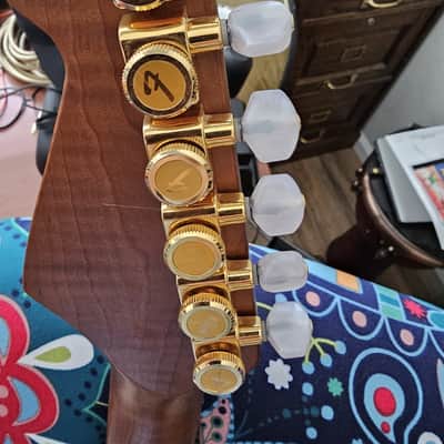Fender Custom Strat 2026 - 3 Tone Burst Sparkle image 8