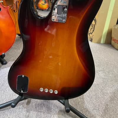 Fender American Deluxe Jazz Bass with Rosewood Fretboard 2010 - 2016 - 3-Color Sunburst image 2