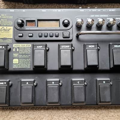 Line 6 POD xt Live Multi-Effect and Amp Modeler with Version 3 firmware and gig bag image 3