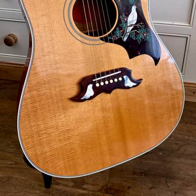 Gibson Dove (2000) image 3