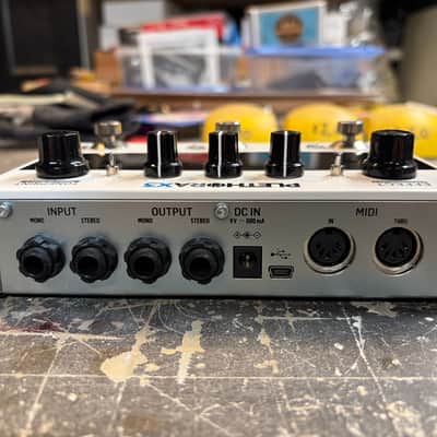 TC Electronic Plethora X3 TonePrint Multi-Effects Pedalboard 2022 - Present - White image 4