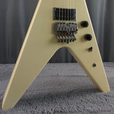 Fernandes/Burny BSV-70 The Function Flying V Short Scale image 1