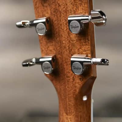 Taylor Legacy 815e Jumbo Acoustic/Electric Guitar with Hardshell Case - Demo image 7