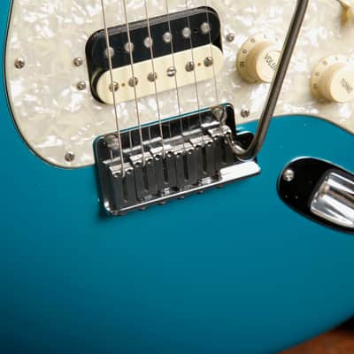 Fender American Elite Stratocaster HSS Shawbucker Electric Guitar Ocean Turquoise 2018 Pre-Owned image 7