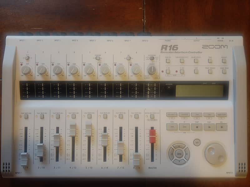 Zoom R16 USB Audio Interface / Digital Multitrack Recorder